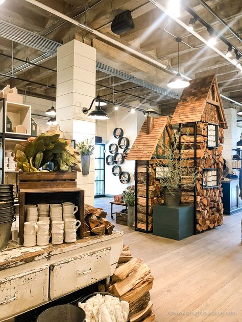 General Store Display Ideas, Modern General Store Ideas, Farm Shop Buildings, Magnolia Market Decor, Silos Magnolia Market, Silos Magnolia, Magnolia Silos, Magnolia Farms, Decor Market