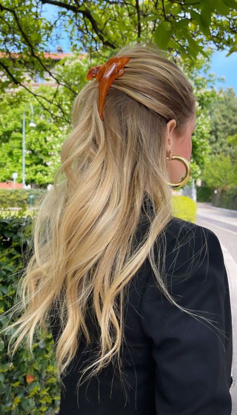 Summer Blonde Hair, Kadeřnické Trendy, Vlasové Trendy, Balayage Blonde, Honey Blonde Hair, Blonde Hair Inspiration, A Ponytail, Blonde Hair Looks, Hair Stylies