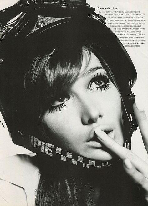 60s Photoshoot, Vintage Editorials, Vogue France, Original Supermodels, Editorial Shoot, 90s Supermodels, 90s Models, Carla Bruni, 90's Fashion