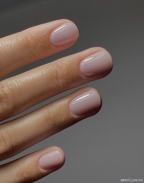 Soap Nails Are The New Low-Maintenance Manicure of 2024 - Bangstyle - House of Hair Inspiration Soap Nails, Milk Nails, Lavender Milk, Eyebrow Trends, New Nail Trends, Milky Nails, Essie Gel Couture, Latest Short Haircuts, Twist Ponytail