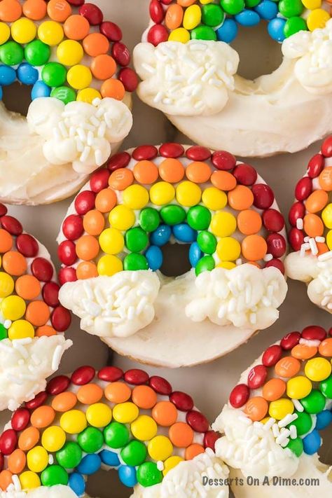 Healthy Kids Snacks Easy, Rainbow Pizza, Rainbow Popcorn, Donut Decorating Ideas, Rainbow Donut, Rainbow Frosting, Candy Rainbow, Mini Doughnuts, Donut Birthday Parties