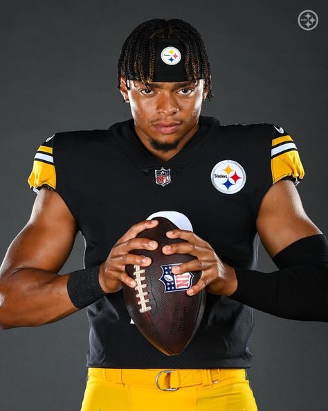 Justin Fields, Nfl Championships, Go Steelers, Nfl Steelers, Nfl Football Players, Pittsburgh Steelers Football, Steeler Nation, American Football Team, Steelers Football