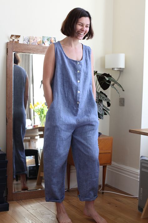 Linen romper...I'd make it a midi length dress. Simple Jumpsuit Pattern, Easy Sew Overalls, Linen Jumpsuit Pattern, Coverall Sewing Pattern, Women’s Jumpsuit Sewing Pattern, Sewing Patterns Jumpsuits & Rompers, Women’s Romper Sewing Pattern, Romper Tutorial, Jumpsuit Pattern Sewing