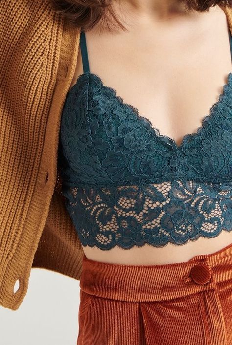 Bralettes Outfits Casual, Cute Bralettes, Bra Outfit, Mode Tips, Bralette Outfit, Body Outfit, Berlin Fashion, Cute Lingerie, Pretty Lingerie