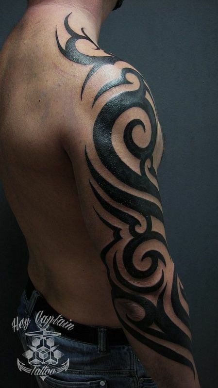 Maori Tattoo Arm, Trible Tattoos, Stammestattoo Designs, Blade Tattoo, Shoulder Blade Tattoo, Men Tattoos Arm Sleeve, Irezumi Tattoos, Arm Sleeve Tattoos, Hand Tattoos For Guys