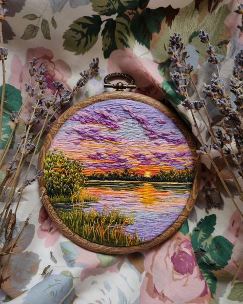 Embroidery Nature Scene, Embroidery Designs Landscape, Embroidery Landscape Pattern, Cross Stitching Aesthetic, Stitching Art Embroidery, Embroidery Landscape Easy, Nature Embroidery Inspiration, Scenic Embroidery, Waterfall Embroidery