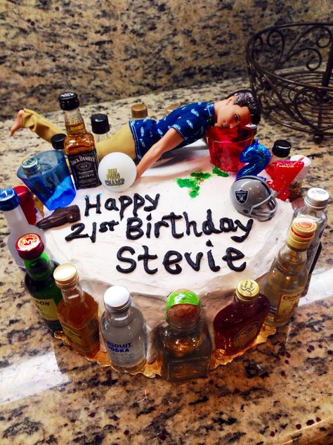 Birthday Cake For 21 Year Old Guy, Mens 21st Birthday Ideas Cake, 21 St Birthday Cake For Guys, Boys 21st Birthday Ideas, 21st Birthday Beer Cake For Guys, 21st Birthday Cake Alcohol Mini Bottles, 21st Birthday Cake For Guys, Boyfriends 21st Birthday, 21st Birthday Boy