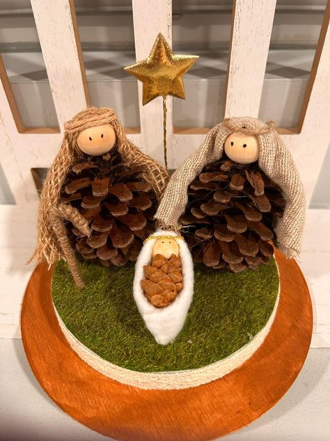 Nativity Scene Crafts, Nativity Scene Diy, Advent Crafts, Cork Crafts Christmas, Pinecone Crafts Christmas, Christmas Manger, Diy Nativity, Homemade Christmas Decorations, Christmas Activity