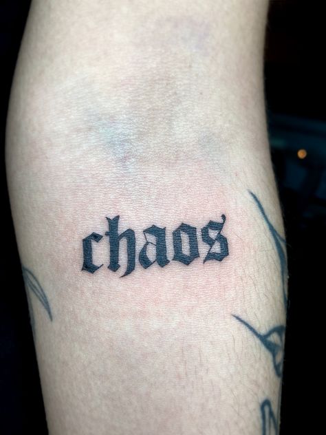 Chaos Tattoo, Tato Dengan Makna, Tattoo Lettering Design, Handpoke Tattoo, Modern Tattoos, Symbol Tattoos, Badass Tattoos, 문신 디자인, Symbolic Tattoos