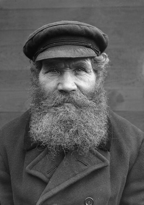 Barba Grande, Vintage Beard, Old Fisherman, Epic Beard, Sea Captain, Beard Look, Old Faces, Black And White Portraits, Interesting Faces