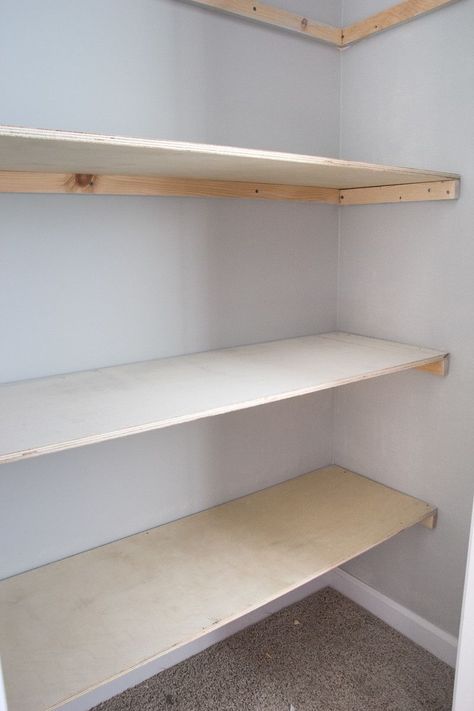 Diy Closet Shelves, Closet Wall, Closet Shelving, Easy Home Improvement Projects, Closet Clutter, Easy Home Improvement, Home Improvement Loans, Diy Pantry, Hemma Diy