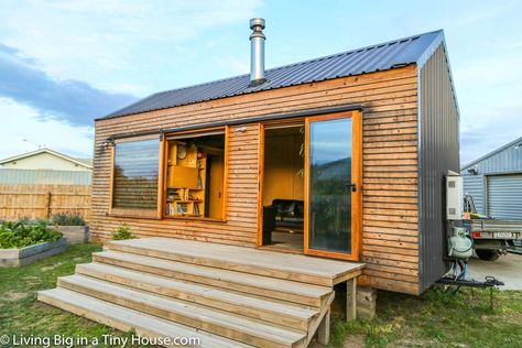 Tiny House Family Of 4, Tiny House Videos, Tiny House 3 Bedroom, House 3 Bedroom, Tiny House Family, Barn House Interior, Tiny House Exterior, Tin Wall, Tiny House Layout