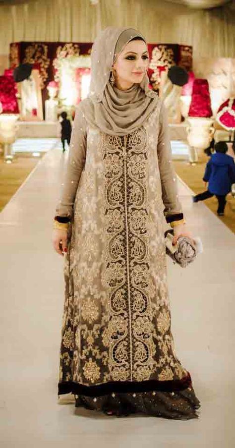 latest designer hijab collection new eid party hijab style 2017 Christmas Outfit Ideas For Women Party, Desi Hijabi, Dupatta Setting, Hijab Brides, Bridal Hijab Styles, Wedding Hijab Styles, Pakistani Traditional, Bridal Hijab, Pakistani Style