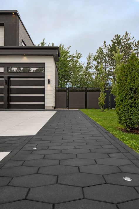 Driveway Pavers Design, Concrete Pavers Walkway, Modern Driveway, Pavers Backyard, Paver Designs, Patio Pavers Design, Walkway Design, Paver Walkway, Driveway Design