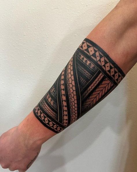 မာယာ Tattoo, Polynesian Forearm Tattoo, Maori Tattoo Arm, Small Eagle Tattoo, Tato Suku, Print Pleated Dress, Band Tattoos, Forearm Band Tattoos, Band Tattoo Designs