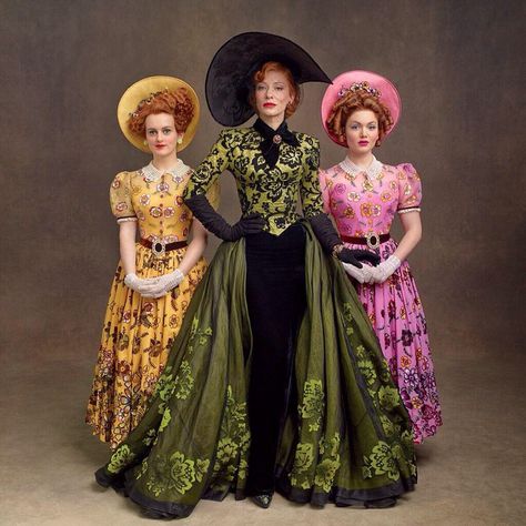 Cinderella (2015) - Cate Blanchett as Lady Tremaine, Sophie McShera as Drizella and Holliday Grainger as Anastasia.   In this promotional picture Blanchett wore a dress with green and black floral bodice, velvet skirt with elaborate overskirt and velvet bow collar; McShea and Grainger wore matching dresses with floral prints, white round collars and velvet belts with round buckles. - Costumes Cinderella Movie 2015, Snowwhite And The Huntsman, Sandy Powell, Cinderella Movie, Cinderella 2015, Costume Disney, Cinderella Story, Mode Costume, A Cinderella Story