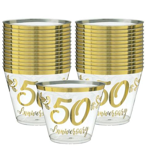 Celebrate 50 years of being together with plastic tumblers that feature a metallic gold design of '50th Anniversary' with a garland flourish. 50th Anniversary Party Ideas Food, Golden Anniversary Centerpieces, 50th Anniversary Table Decorations, 50th Anniversary Table, 50th Anniversary Centerpieces, 50th Anniversary Party Decorations, Golden Anniversary Party, Anniversary Centerpieces, 50th Year Wedding Anniversary