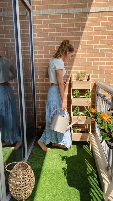 Small Herb Garden Balcony, Apartment Balcony Garden Aesthetic, Herb Garden Apartment Balconies, Apartment Garden Aesthetic, Garden For Apartments Patio, Patio Herb Garden Ideas Apartments, Herb Garden Small Space, Tiny Herb Garden, Apartment Flower Garden