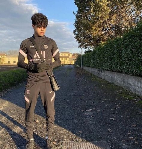 Psg Tracksuit Drip Men, Drill Outfit Men, Outfit Maranza, Roadman Style, Road Man, Drip Outfit Men, Nike Tracksuit, Teen Boy Outfits, Black Men Street Fashion