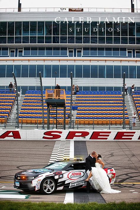 Start Your Marriage Engines With a NASCAR-Themed Wedding Nascar Wedding, Racing Wedding, Car Themed Wedding, Hockey Wedding, Sports Themed Wedding, Country Engagement Pictures, Dark Wedding Theme, Car Wedding, Couple Engagement Pictures