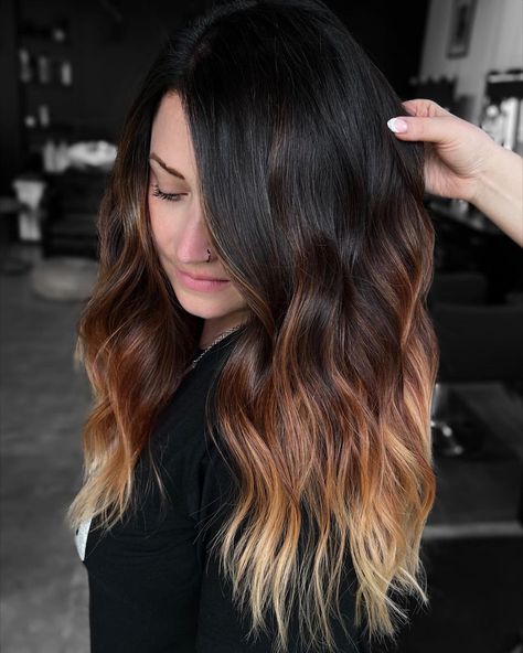 Hair Balayage On Black Hair, Balayage On Black Hair, Black Hair Ideas, Black And Blonde Ombre, Blonde Hair Balayage, Balayage Caramel, Dark Ombre Hair, Black Hair Ombre, Blonde Ombre Balayage