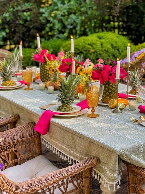 Fancy Hawaiian Party, Elevated Luau Party, Pineapple Centerpiece Ideas, Greenroom Ideas, Hawaiian Theme Party Food, Senior Tea, Backyard Luau, Tropical Dinner, Centerpiece With Flowers