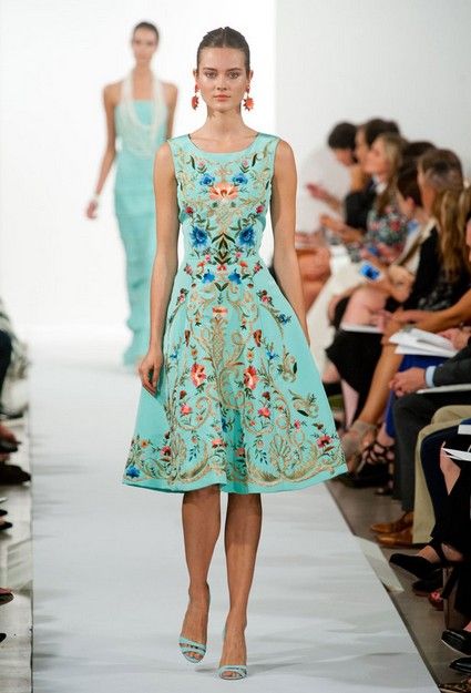 oscar de la renta dress with flower embrodery | Oscar De La Renta Spring Summer 2014, teal embroidered cocktail dress Fashion Week Spring 2014, Fashion Articles, Ny Fashion, Va Va Voom, Fashion Week Runway, Wedding Fashion, 2014 Fashion, A Dress, Fashion Week Spring