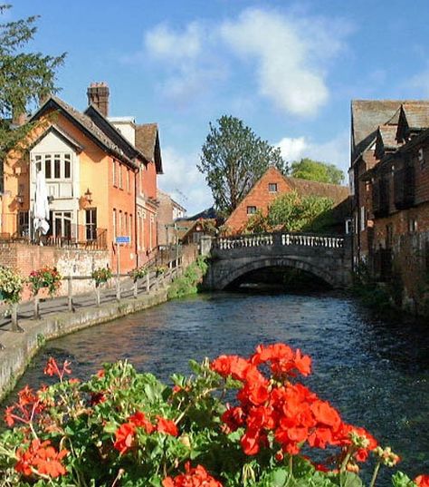 River Itchen, Winchester. One of my favourite walks is from St Cross along the water meadows and into the city along this path. Winchester Uk, Pictures Of England, Winchester Hampshire, Hampshire England, English Cottages, Hampshire Uk, England And Scotland, New Forest, English Cottage