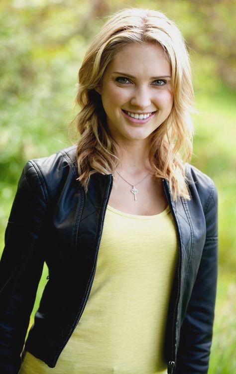 Ciara Hanna Ciara Hanna, Power Rangers Super Megaforce, Saban's Power Rangers, Power Rangers Megaforce, Power Rangers Samurai, Go Go Power Rangers, Green Ranger, Mighty Morphin Power Rangers, Press Photo