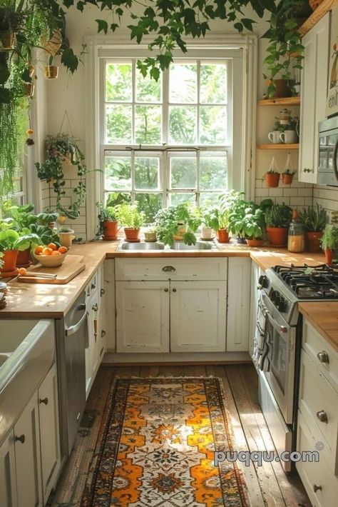 Scandinavian Kitchen Ideas, Forest Kitchen, Earthy Kitchen, Cottage House Interior, Dutch Kitchen, Botanical Kitchen, Scandinavian Kitchens, Cabinets Makeover, Latest Kitchen Designs