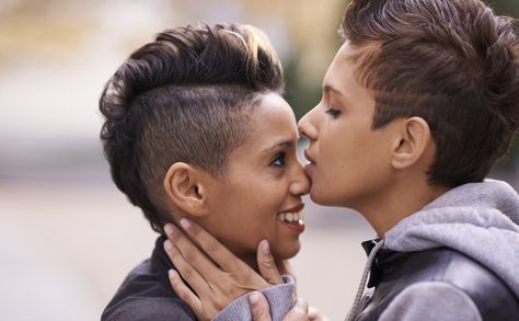 9 Lies People Tell You When You Come Out as Bisexual – And How to Heal From Them Bisexual Hairstyles, Queer Humor, Coming Out Of The Closet, Friends For Life, Women’s Rights, Cute Hairstyles For Short Hair, Make Friends, Oval Faces, Face Hair