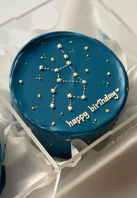 Minimalist Birthday Cake, Birthday Cake Aesthetic, Minimalist Birthday, Cake Aesthetic, Funny Birthday Cakes, Simple Cake Designs, Mini Cakes Birthday, Cute Baking, Creative Birthday Cakes