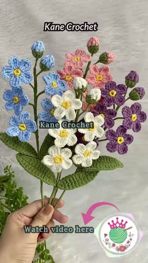 Valentine's Day Crochet, Crochet Flower Bouquet, Forget Me Not Flower, Crochet Flower, Forget Me Not, How To Crochet, Crochet Fashion, Crochet Tutorial, Flower Pattern