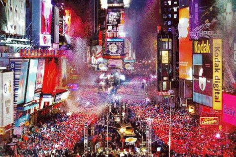 time square gif new york city star fireworks library Times Square Ball Drop, New York New Years Eve, New Years Eve Ball, City Pics, New Years Eve Fireworks, Nyc Times Square, City At Night, New Year's Eve Celebrations, Go To New York