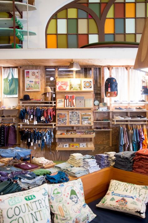 Mollusk Surf Shop, Outdoor Store Design, Surf Shop Interior, Surf Cafe, Surf Shops, Rumpus Room, Mollusk Surf, Merchandise Ideas, Window Display Retail