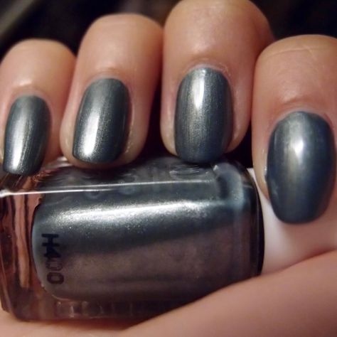 Essie Shimmer Gray Platinum Pearl Nail Polish Essie Fair Game 750 (0.46 Fl Oz) The Color Can Look Dark Green Or Gray/Silver Depending On The Lighting New #Nailpolish #Essienailpolish #Metallicnailpolish #Nailvarnish Dark Gray Nail Polish, Gray Metallic Nails, Dark Grey Metallic Nails, Grey Pearl Nails, Blue Gray Nail Polish, Pewter Nails, Pearl Nail Polish, Nail Polish Essie, Opi Nail Envy