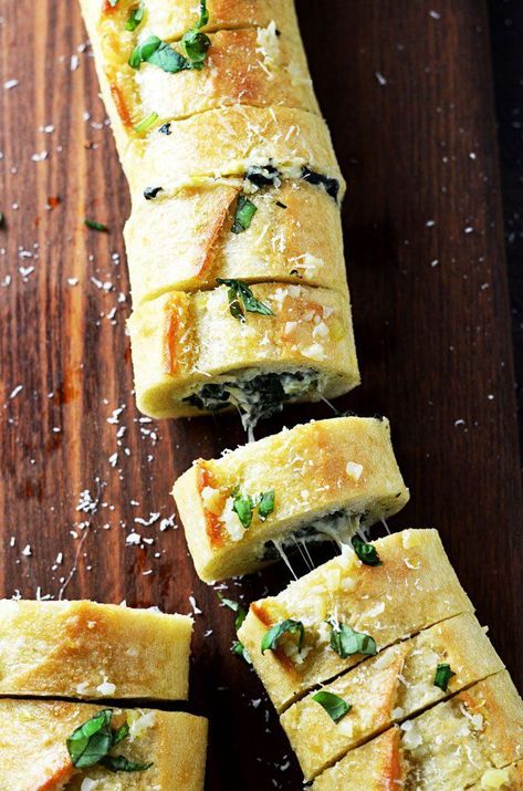 Spinach and Artichoke Dip Stuffed Garlic Bread. Stuffed Garlic Bread, Spinach And Artichoke Dip, Festive Appetizers, Läcker Mat, Artichoke Dip, Crumpets, Thanksgiving Side Dishes, Party Food Appetizers, Bagels