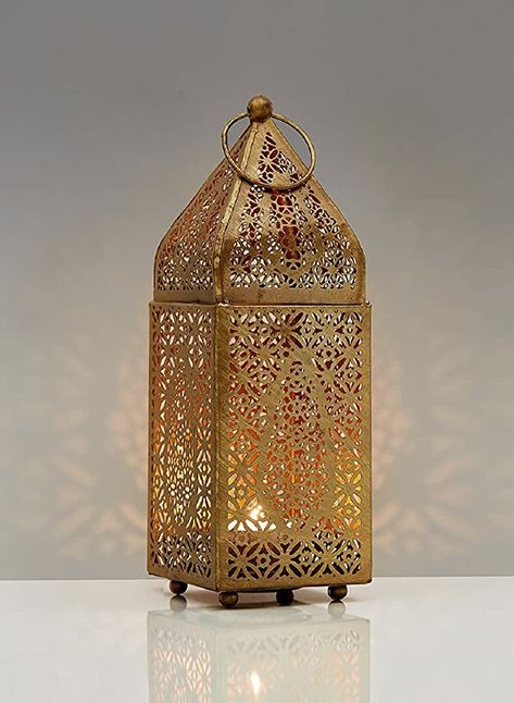 Square Lantern, Metal Candle Lanterns, Wedding Ambiance, Moorish Design, Antique Lanterns, Style Marocain, Gold Lanterns, Lantern Candle Decor, Iron Lanterns