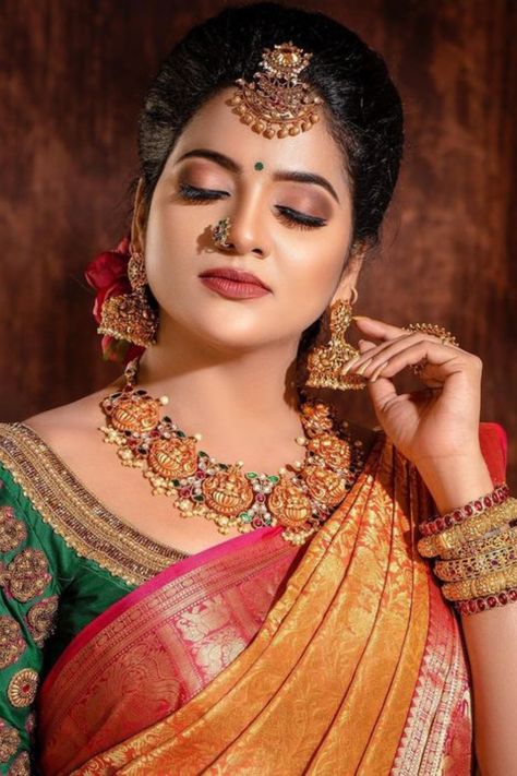 Find the best bridal makeup artists in your budget & desired city with contact information, portfolio & trusted reviews at Weddingbazaar - Trusted Wedding Services for Every Indian Wedding! #southindianwedding #southindianbride #southindianbridemakeup #southindianbridemakeuplook #southindianbridemakeover Airbrush Bridal Makeup, Indian Bride Poses, Indian Bride Makeup, Bengali Bridal Makeup, Bride Photos Poses, Hd Makeup, Bridal Makeup Images, Bridal Photography Poses, Indian Bridal Photos