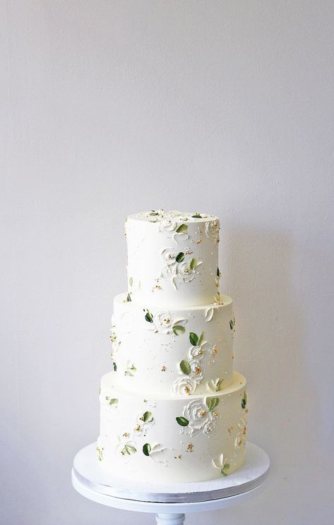 30 Unique Cake Flavor Ideas for a Winter Wedding Cake Flavor Ideas, Bridal Cake, Winter Wedding Cake, Floral Wedding Cake, Dream Wedding Cake, Wedding Cake Flavors, Simple Wedding Cake, Unique Wedding Cakes, Elegant Wedding Cakes