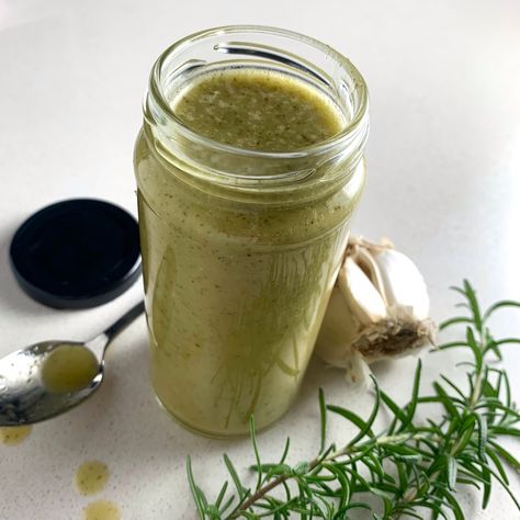 Rosemary & Garlic Vinaigrette Garlic Salad Dressing, Garlic Vinaigrette, Food Vibes, Winter Veggies, Winter Meals, Salsa Sauce, Steamed Green Beans, Green Garlic, Vinaigrette Recipe