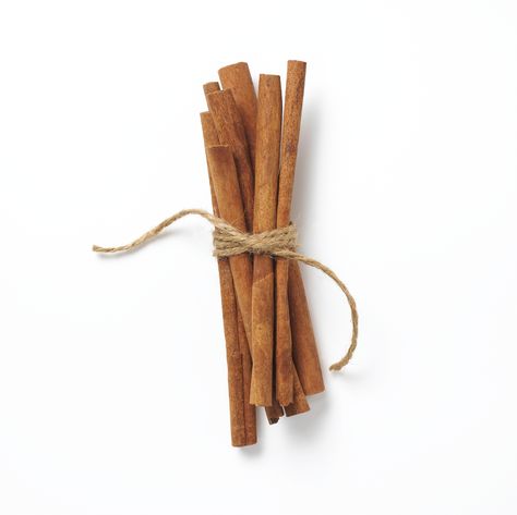 Cinnamon Bathroom Smell Hacks, Homemade Shower Cleaner, Cinnamon Bark Essential Oil, Creative Wreaths, Cinnamon Color, Christmas Crafts For Adults, Bathroom Smells, Gold Spray Paint, Trash To Treasure