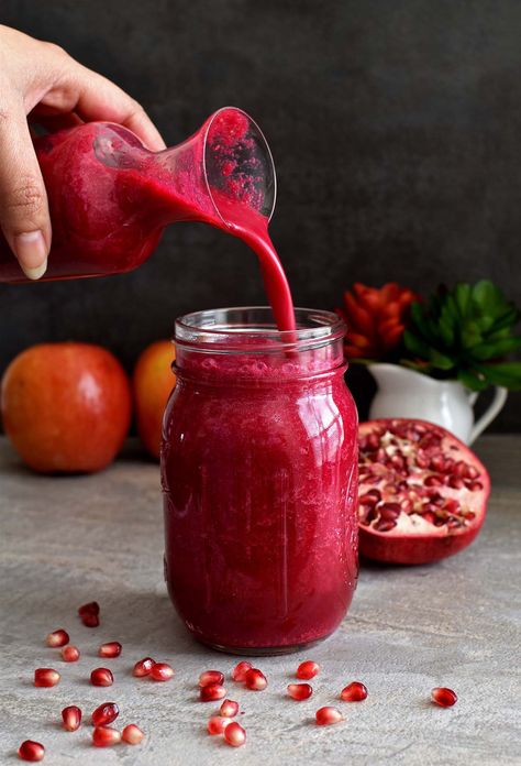 Beetroot Breakfast, Smoothie Inspiration, Beetroot Smoothie, Recipe Smoothie, Red Smoothie, Detox Breakfast, Zero Calorie Foods, Power Smoothie, Workout Smoothies