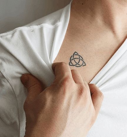 Simplicity Tattoos, Small Celtic Tattoos, Trinity Knot Tattoo, Celtic Knot Tattoo, Irish Tattoos, Knot Tattoo, Inkbox Tattoo, Celtic Tattoo, Triangle Tattoos