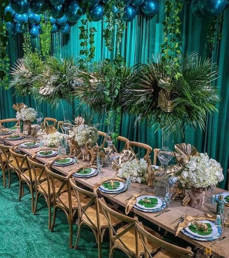 Safari Party Centerpieces, Safari Table Decorations, Adult Safari Party, Jungle Centerpieces, Safari Centerpieces, Greenery Centerpieces, Safari Baby Shower Decorations, Tropical Wedding Theme, Safari Wedding