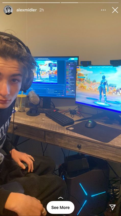 gamer boy, skater boy Streamer Aesthetic Boy, Gamer Boys Aesthetic, Sunny Suljic, Illegal Civ, 40 Gifts, Gamer Boys, Gaming Desk Setup, Cute Babies Photography, Music Studio Room