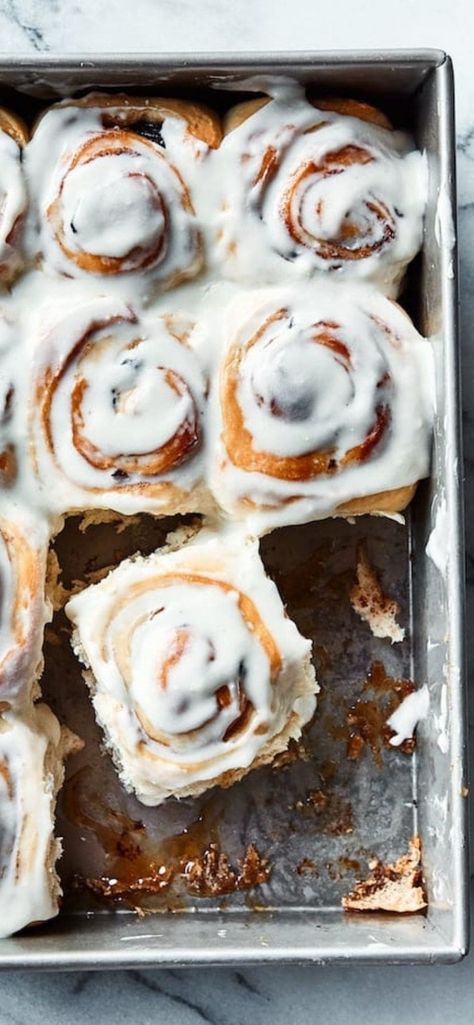 Best Cinnamon Rolls - Two Peas & Their Pod Best Cinnamon Roll Recipe, Christmas Brunch Recipes, Cinnamon Roll Icing, Christmas Breakfast Recipe, Cinnamon Roll Recipe, Best Cinnamon Rolls, Cinnamon Recipes, Cinnamon Rolls Homemade, Christmas Brunch