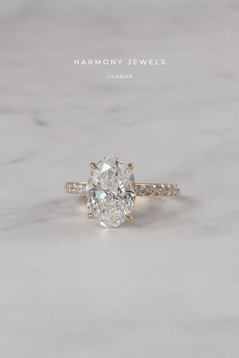 Rings Engagement Gold Oval, Pretty Wedding Rings, Pretty Engagement Rings, Dream Wedding Ring, Ring Inspo, Cute Engagement Rings, Oval Cut Engagement Ring, Future Engagement Rings, Bespoke Engagement Ring