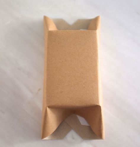 paper wrapping 4 Wrapping Brown Paper, Natural Soap Packaging, Soap Packaging Diy, Handmade Soap Packaging, Soap Packaging Design, Bar Packaging, Paper Soap, Soap Display, Soap Packing