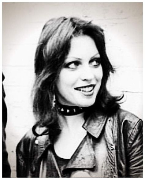 Gaye Advert, 70s Punk, Punk Culture, 70s Aesthetic, Riot Grrrl, Punk Rock Bands, Women In Music, Girl Attitude, Psychobilly